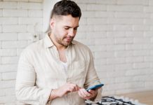 Cum spargi gheata pe o aplicatie de intalniri online! Replici care o fac sa vrea sa te cunoasca